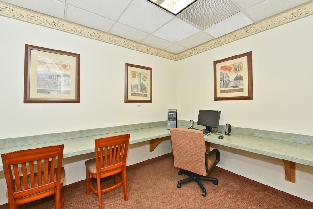 BlissPoint Inn and Suites Marion 38/47