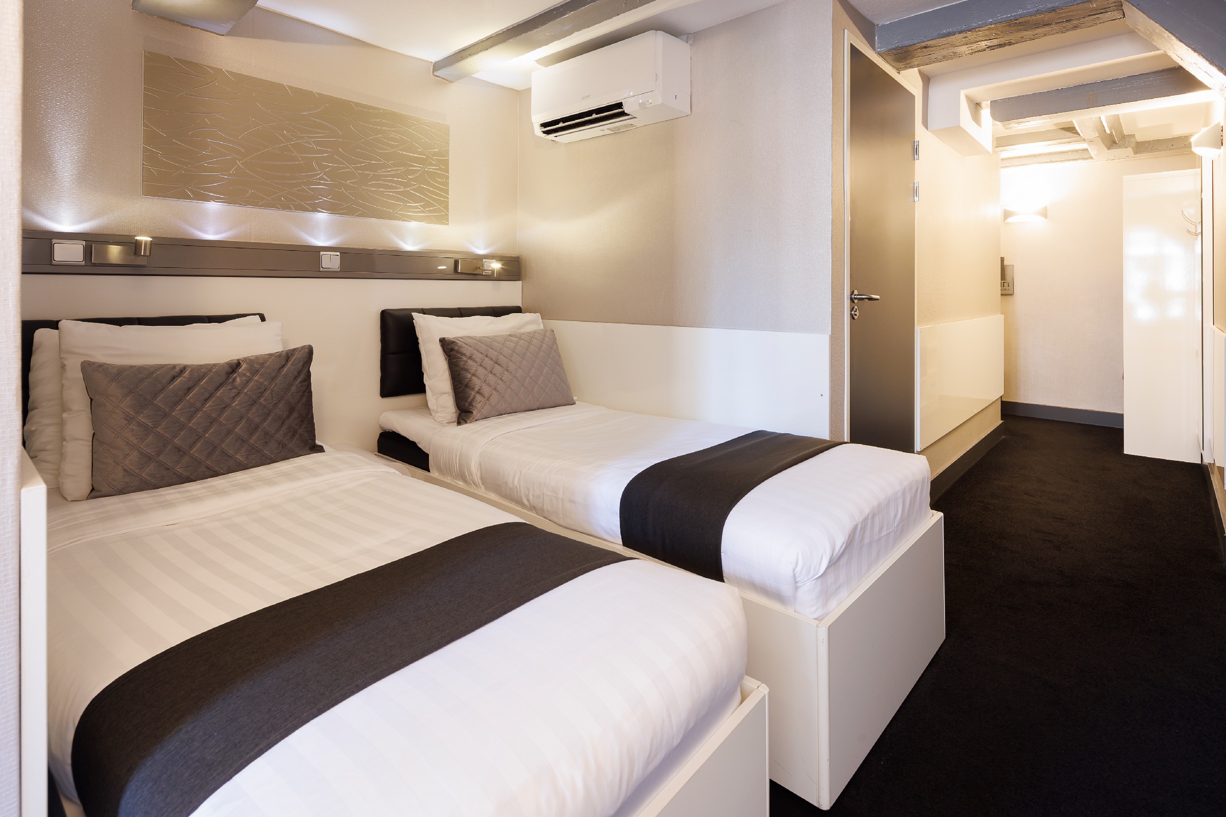 Room, Twin Beds