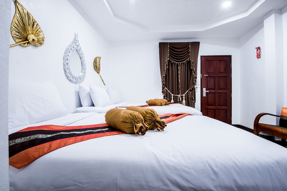 1 BEDROOM, STANDARD, TRIPLE