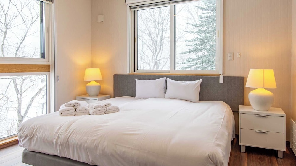 6 BEDROOMS, CHALET