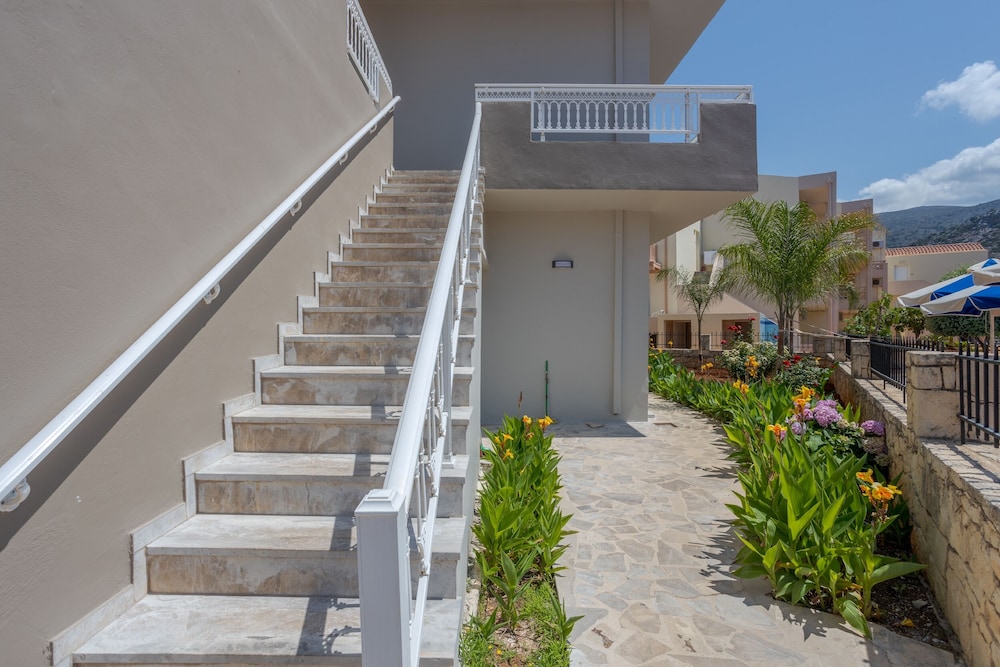 AMARA SEASIDE 14/44