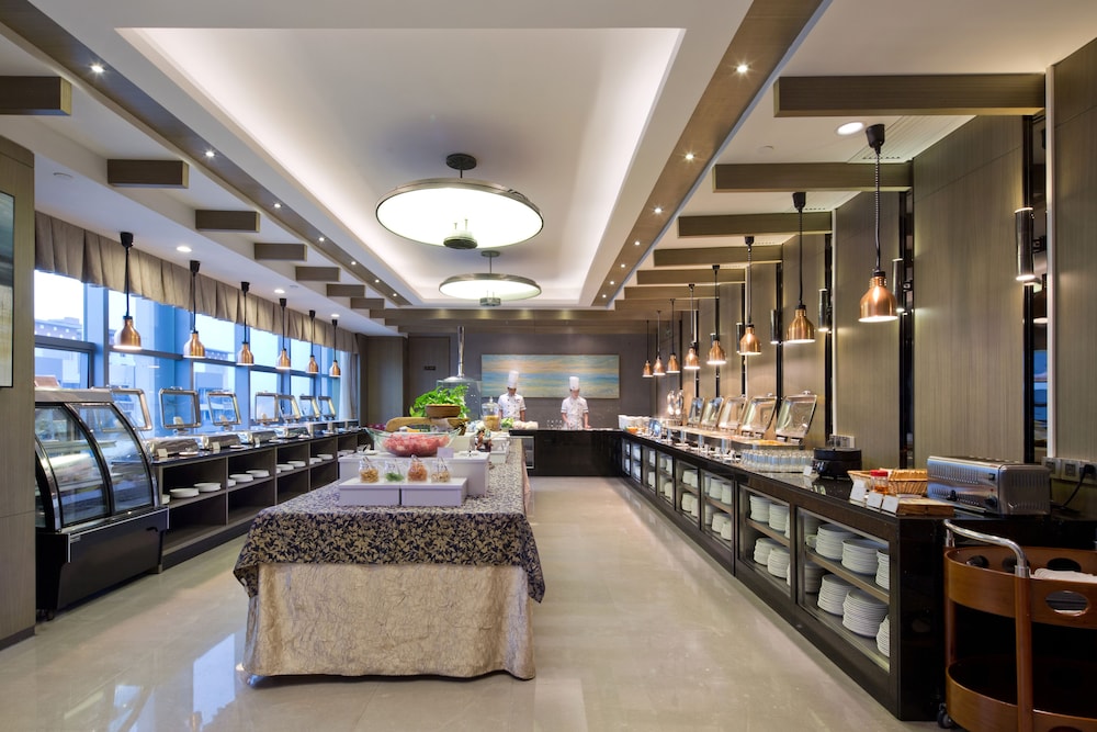 DeRUCCI Hotel 46/65