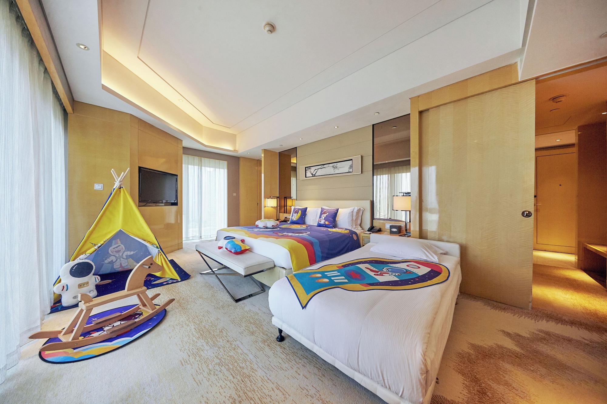 Family Suite, Multiple Beds, Sea View