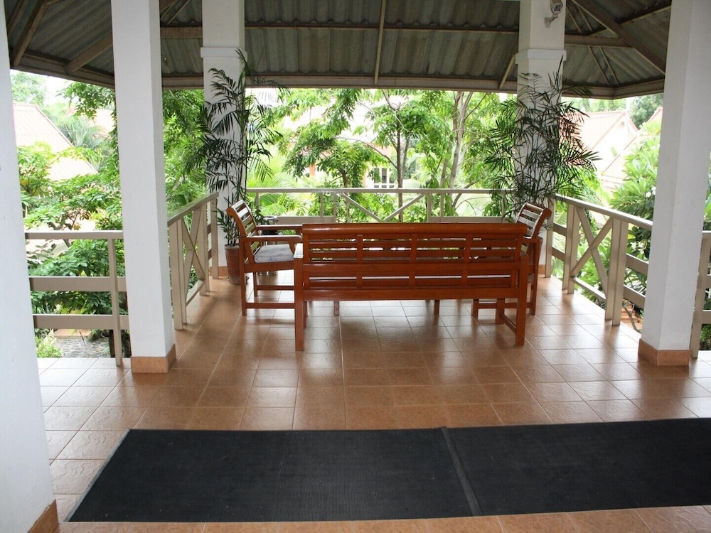 Tonwa Resort Hotel 54/55