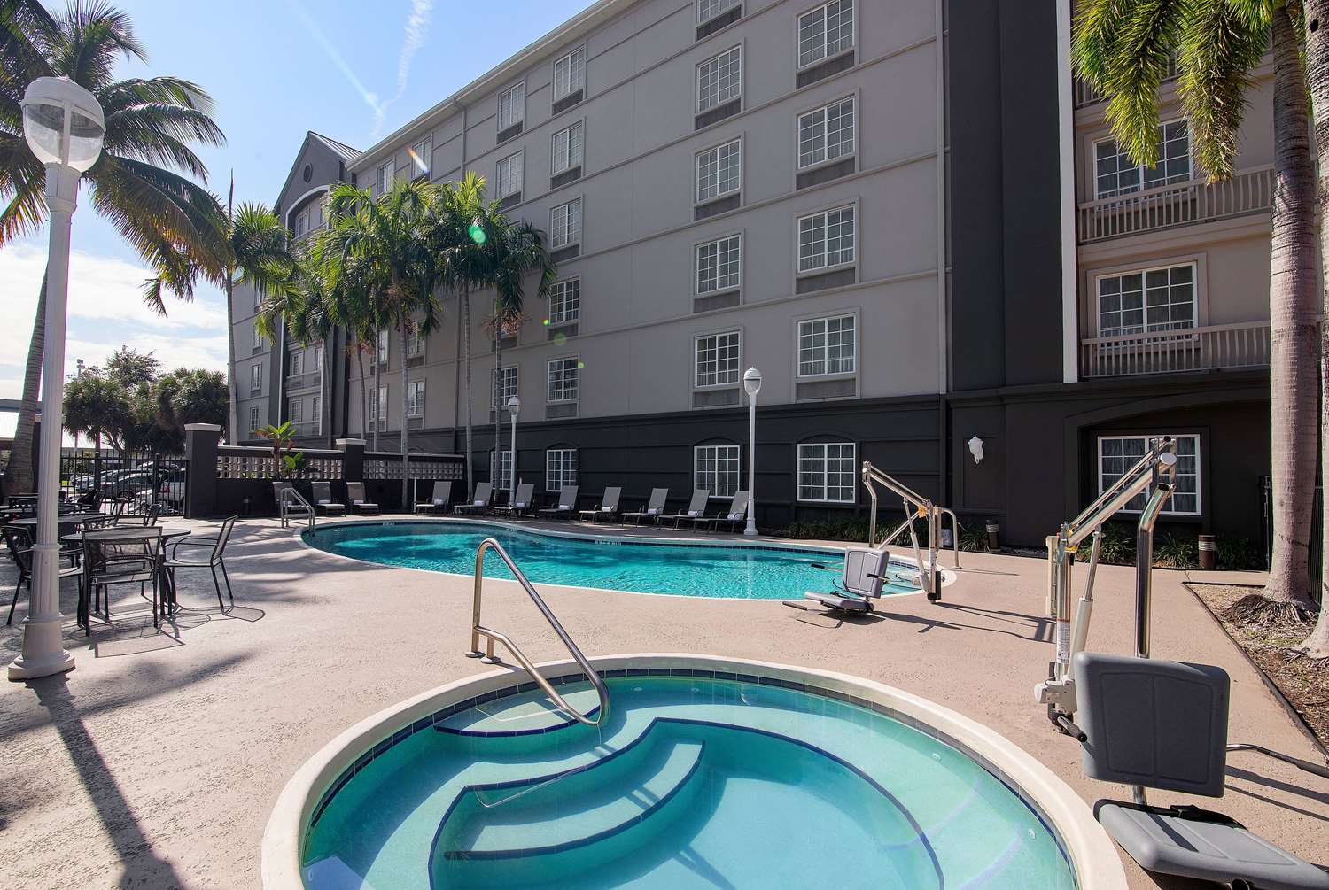 La Quinta Inn and Suites by Wyndham Miami Airport West 9/60
