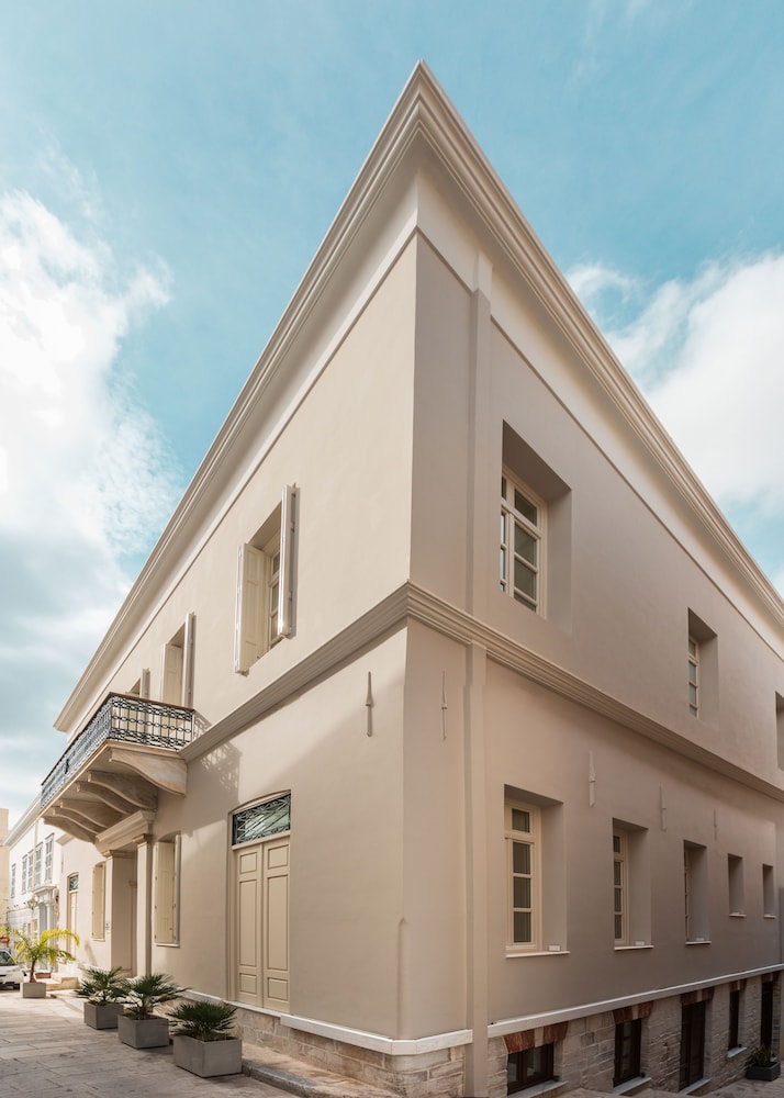 Castro Hotel Syros 2/50