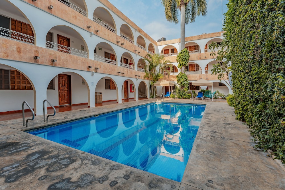 Hotel Maya Yucatan by Cartas a Frida 2/50