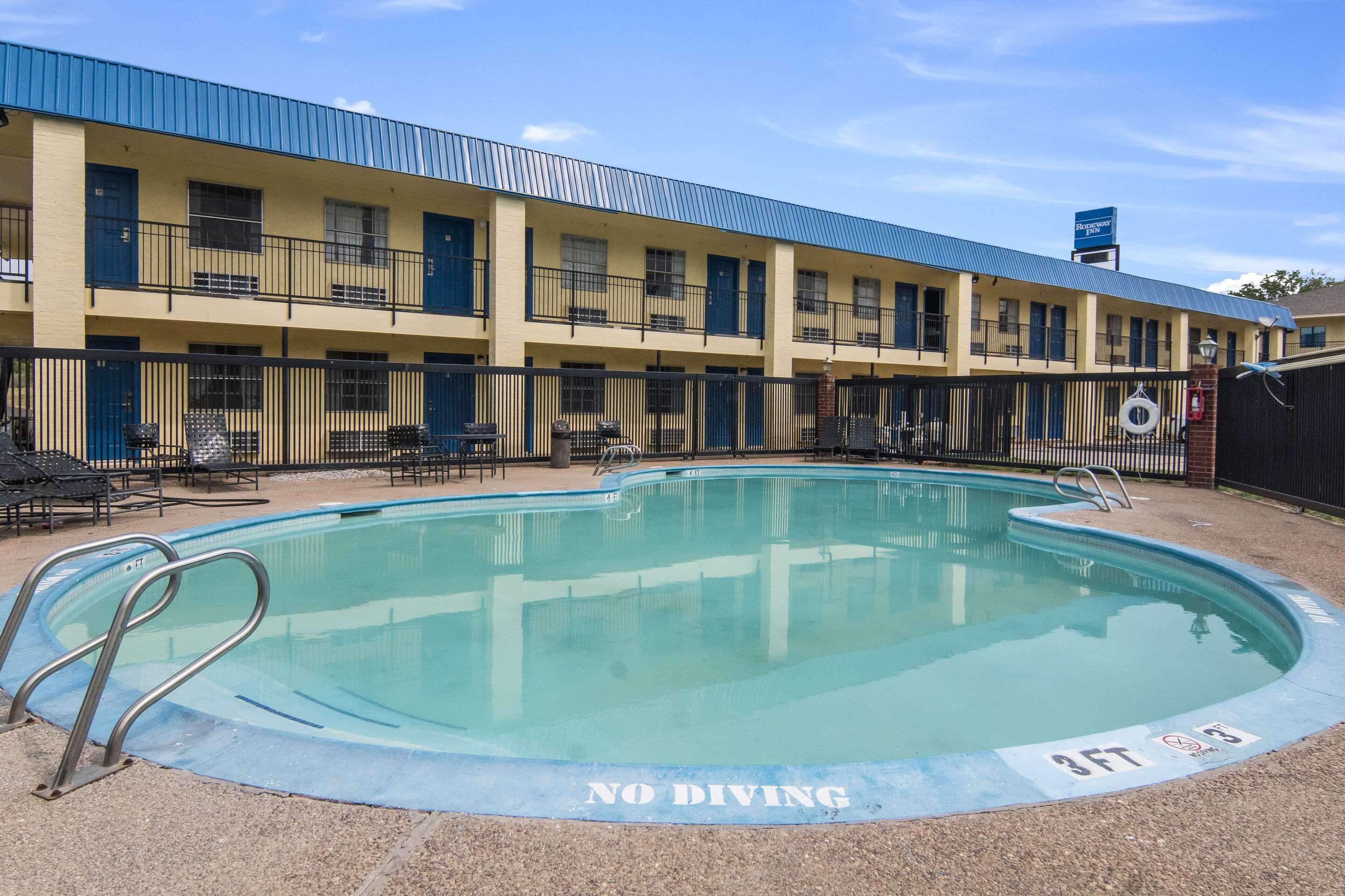 Rodeway Inn Weatherford 2/33