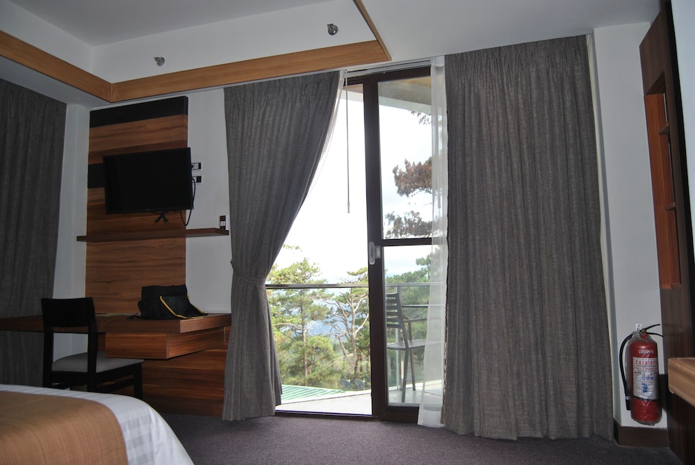 Grand Sierra Pines Hotel 32/63