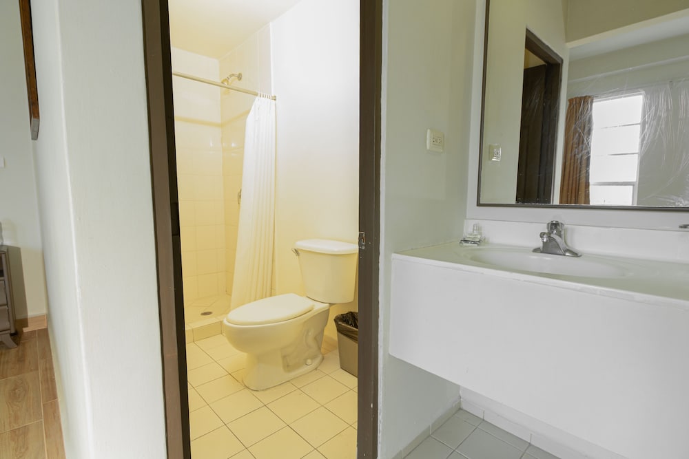 Hotel Plaza Del Arco Express 14/65