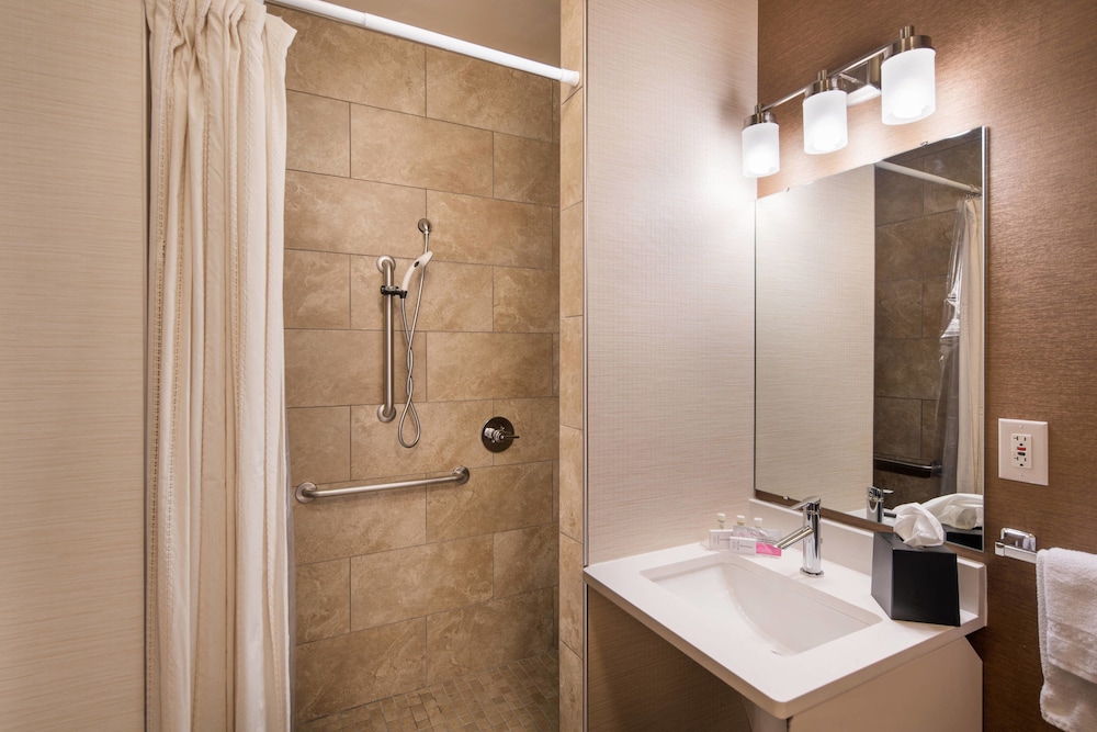 Fairfield Inn Suites By Marriott Fort Collins Loveland 9/38