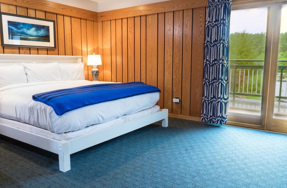 Leland Lodge 6/50