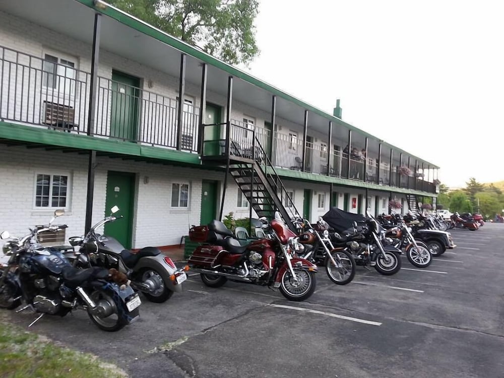 Lake View Inn 12/15