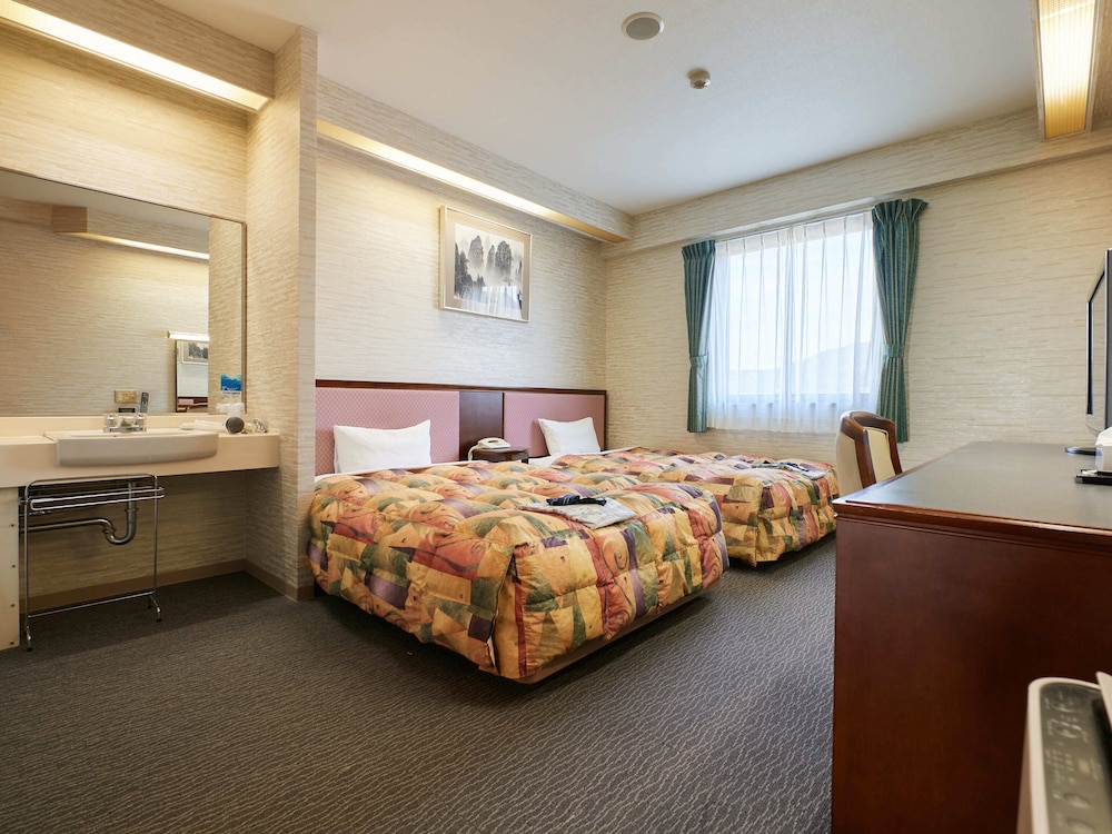 Gamagori Hotel 6/56