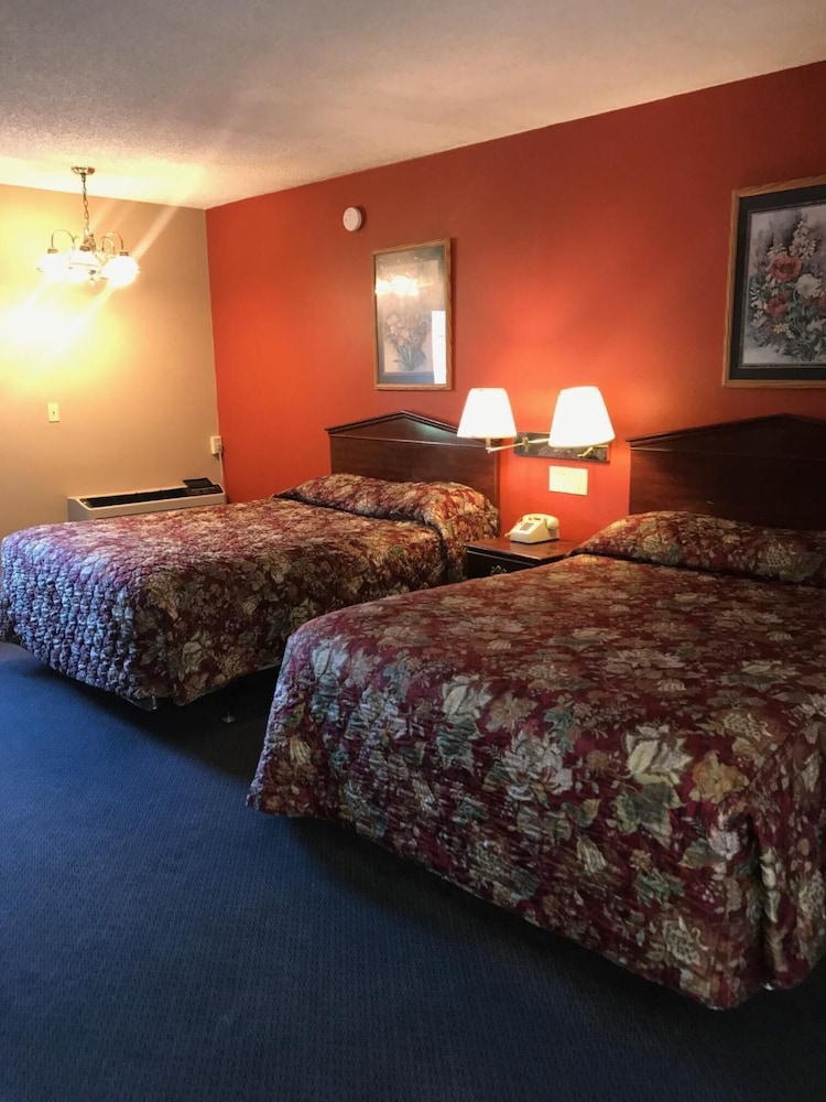 Red Carpet Inn 21/65