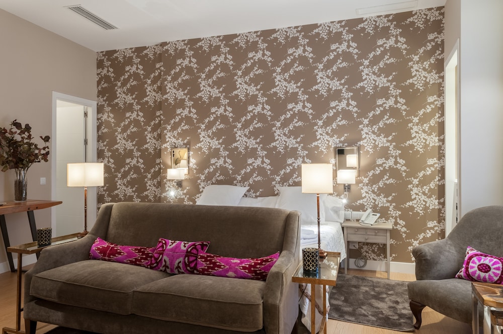 Suites Murillo Segovias 63/82