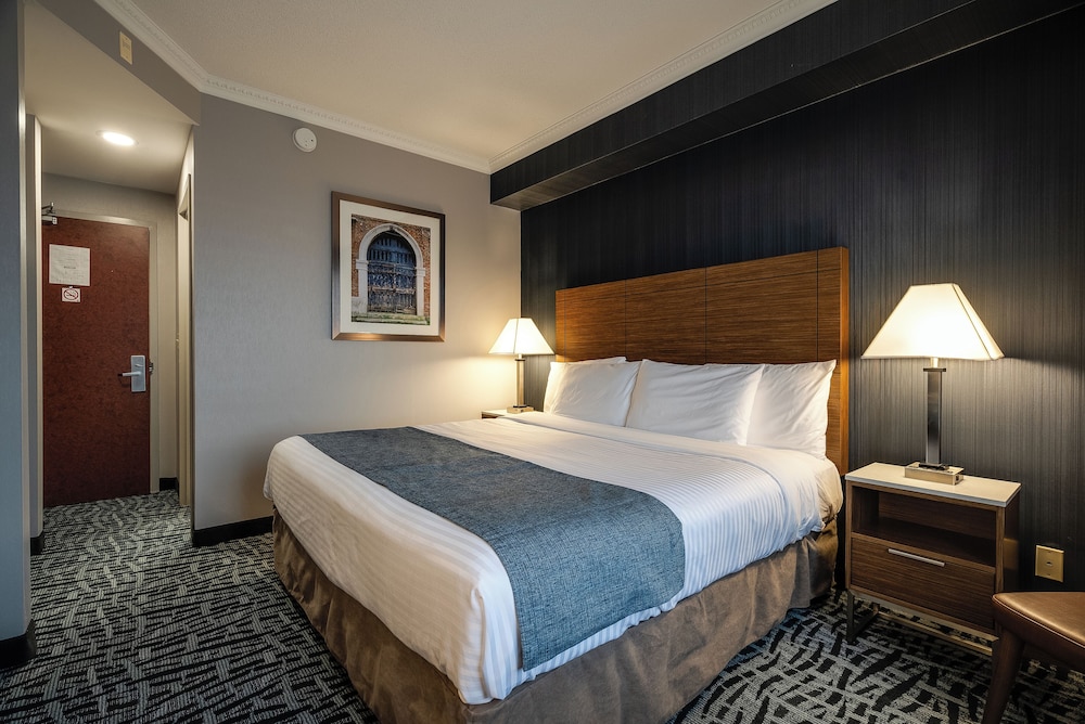 Monte Carlo Inn Toronto West Suites 29/65