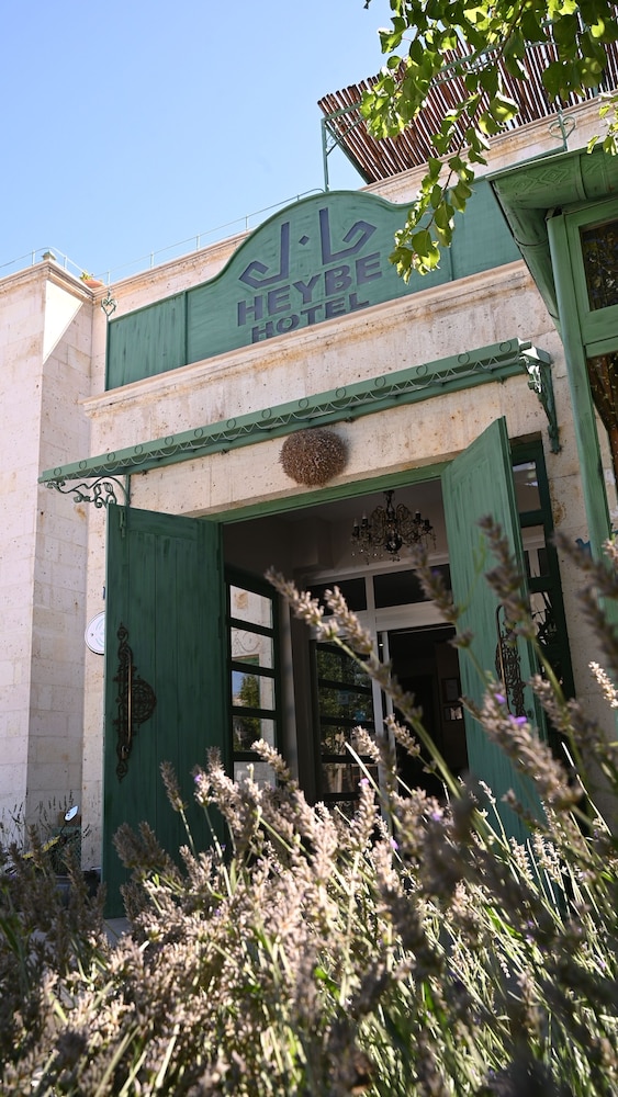 Heybe Hotel 3/50