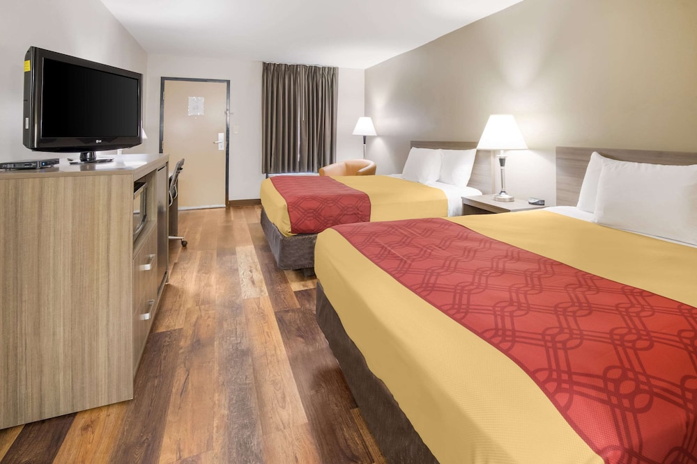 غرفة قياسية بسريرين كوين للمدخنين، Econo Lodge Hendersonville 2/4