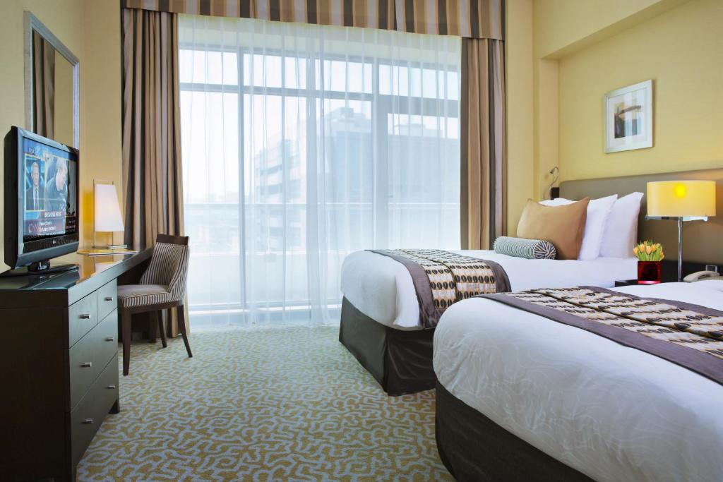 Executive Three Bedroom - Pool View