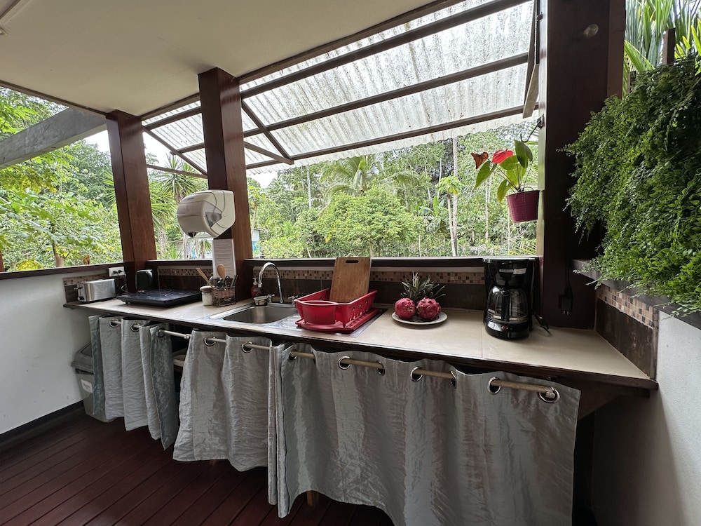 KENAKI LODGE 36/50