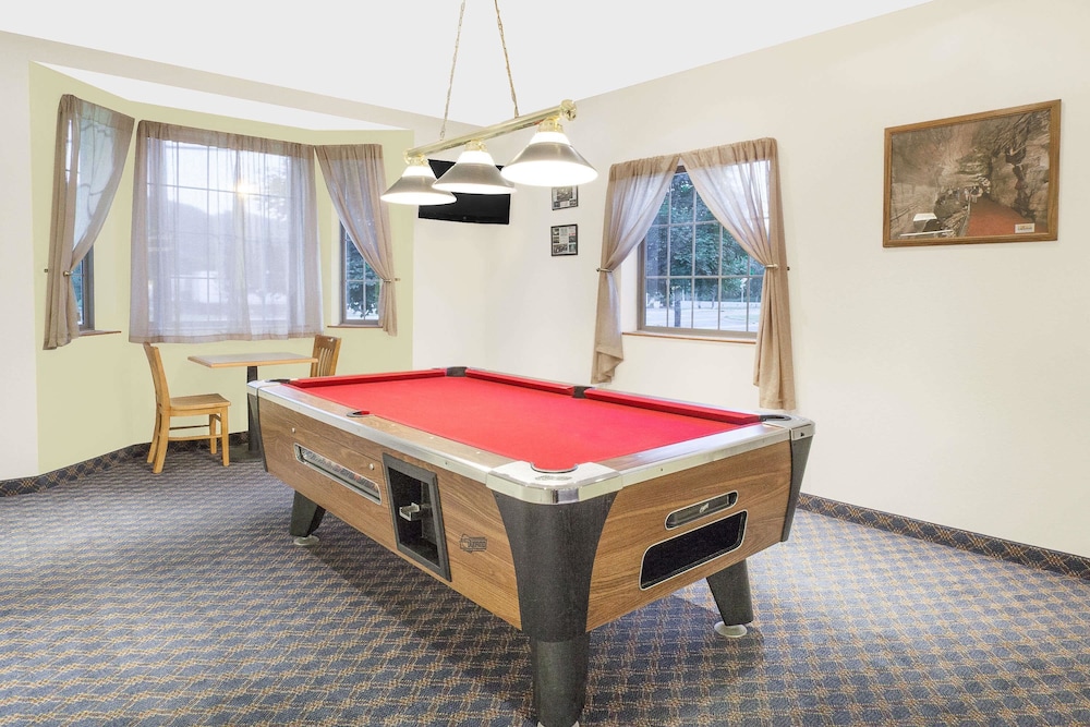 Super 8 By Wyndham Cobleskill Ny 22/29