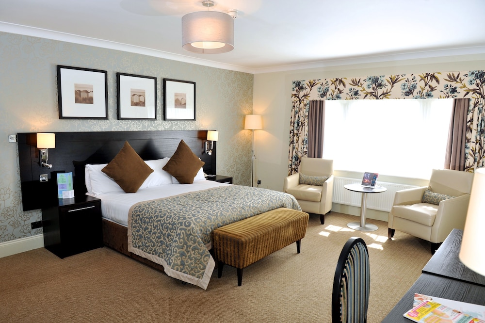 Norfolk Royale Hotel 12/75