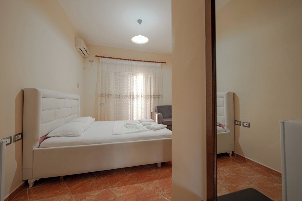 Melsi Apartments 24/50
