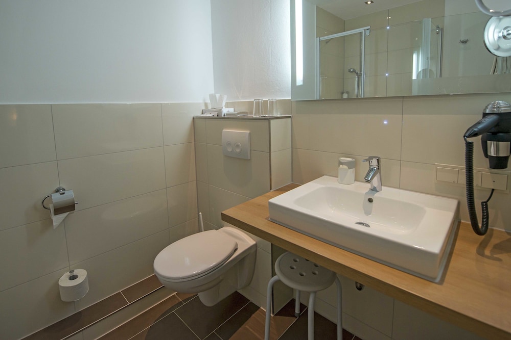 Landidyll Hotel Gasthof Zum Freden 46/49