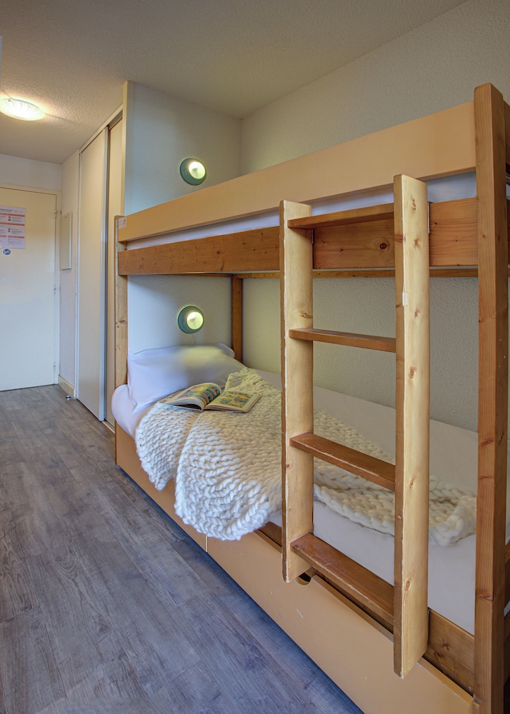 Studio, Bunk Bed, Sofa, Alcove