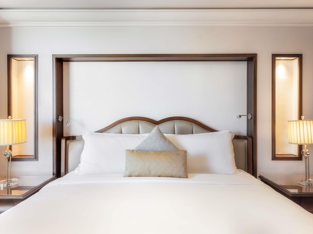 2 BEDROOMS, PRESIDENTIAL, SUITE, CITY VIEW