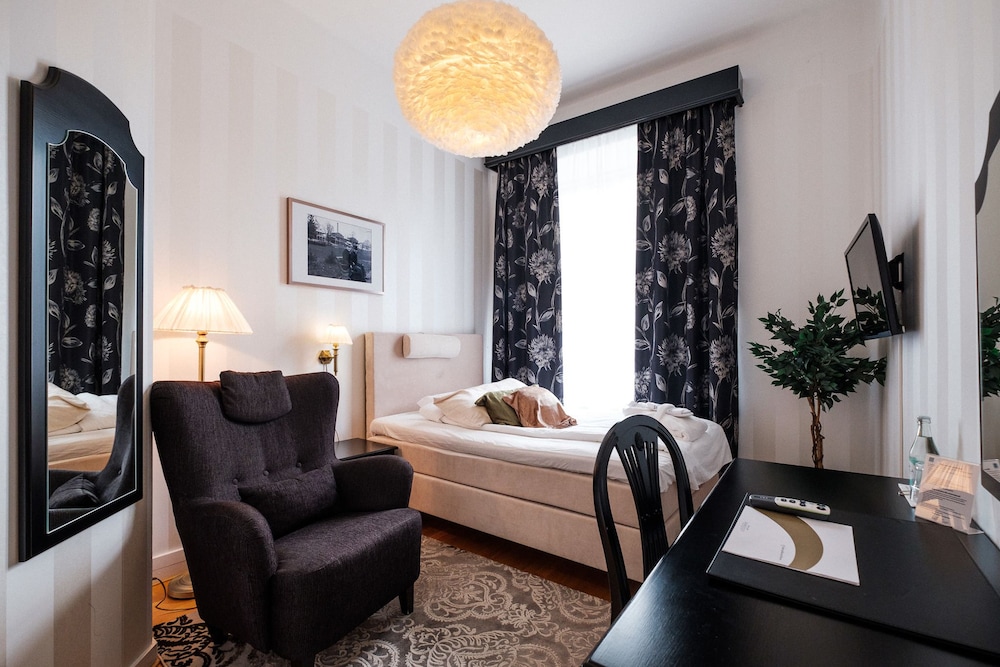 Badhotellet 13/50