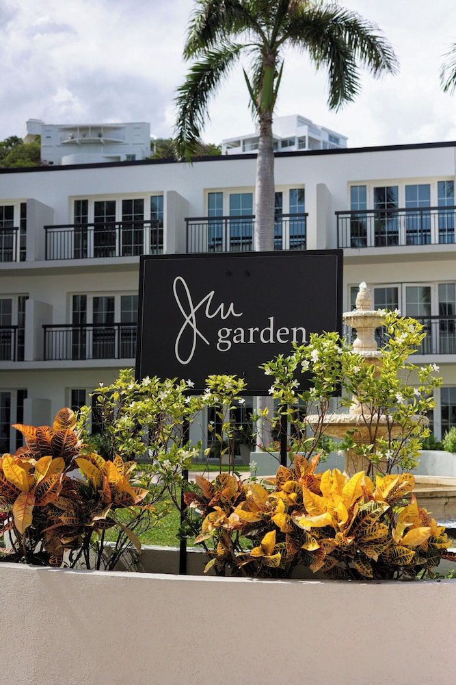 JW Marriott St. Maarten Beach Resort & Spa 2/50