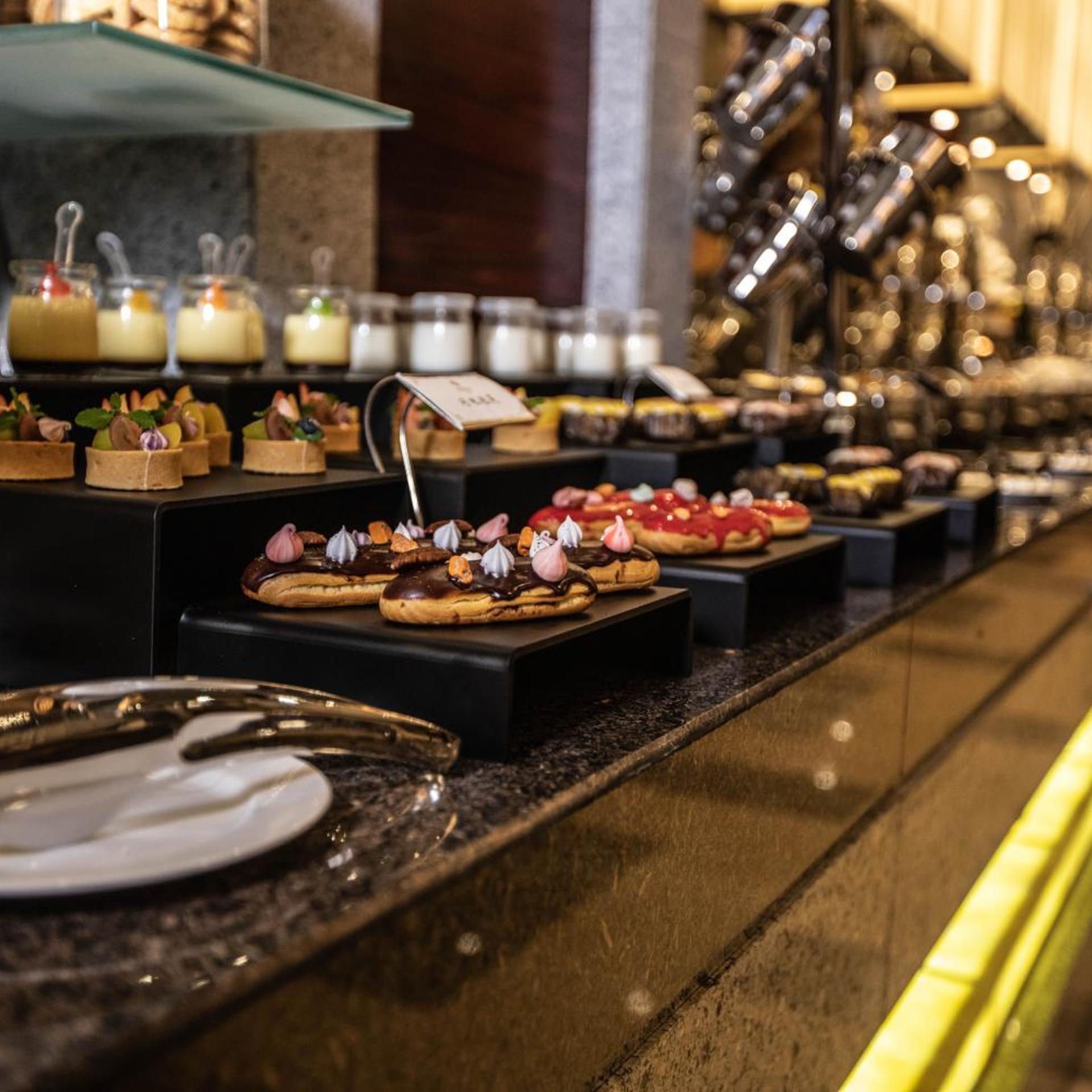 Binhai Jinling International Hotel 41/62
