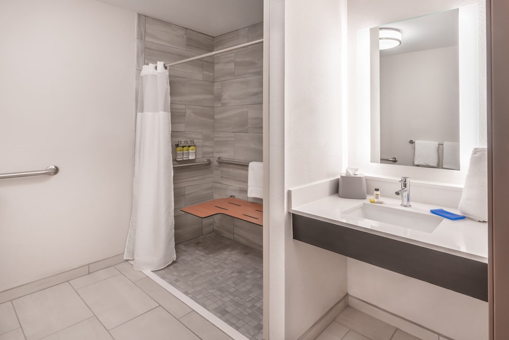 Holiday Inn Express And Suites Trinidad 12/32