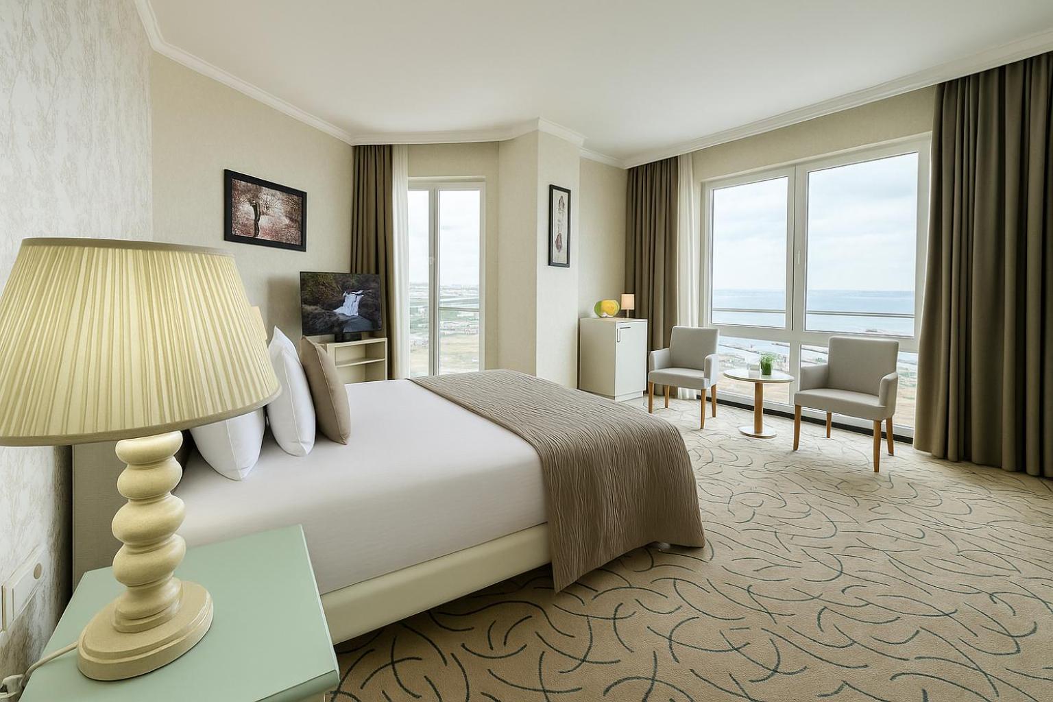 Deluxe, Suite, 1 Double and 1 Single Bed, City and Sea View