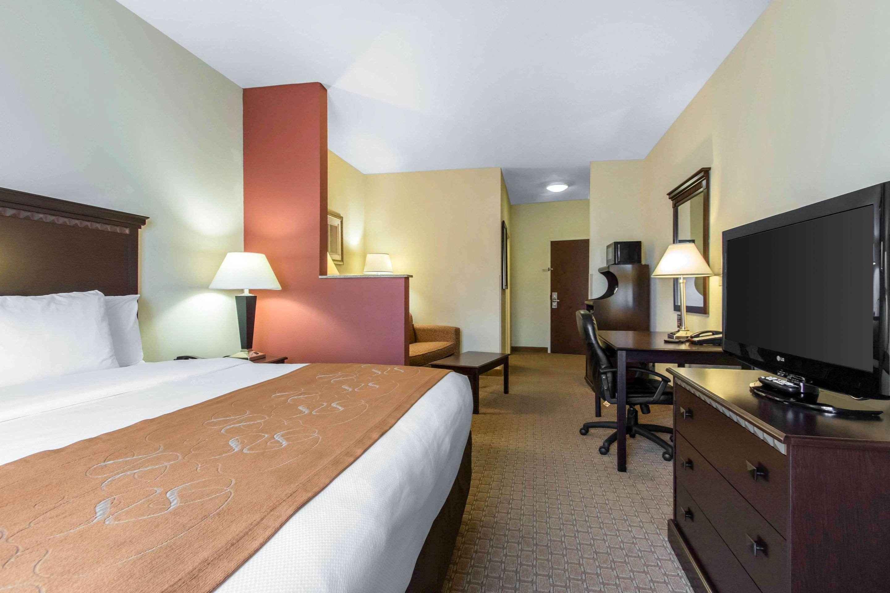 Efficiency, Suite, King Bed