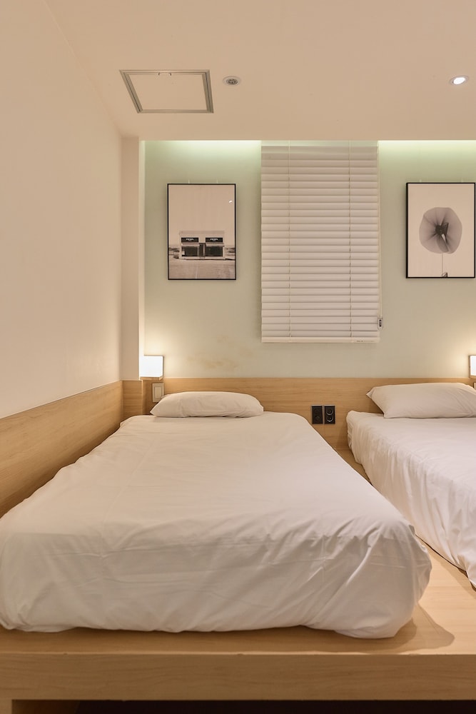 Artravel Myeongdong 16/48
