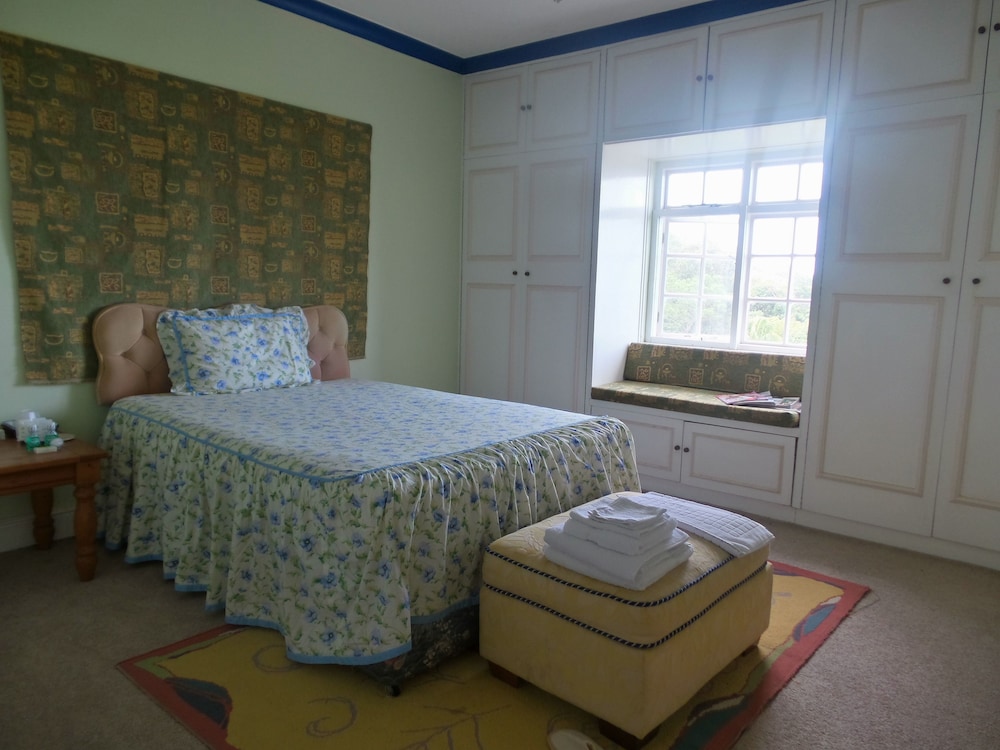 Rnm The Clubhouse Grenada 10/50