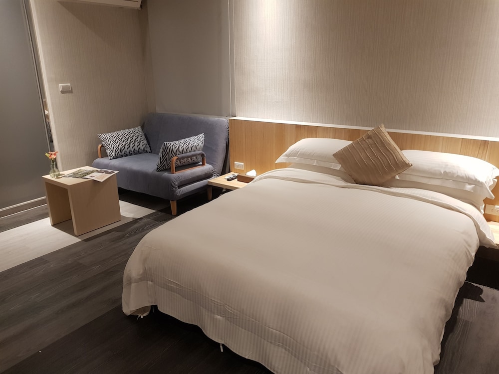 Ashare Hotel 12/61