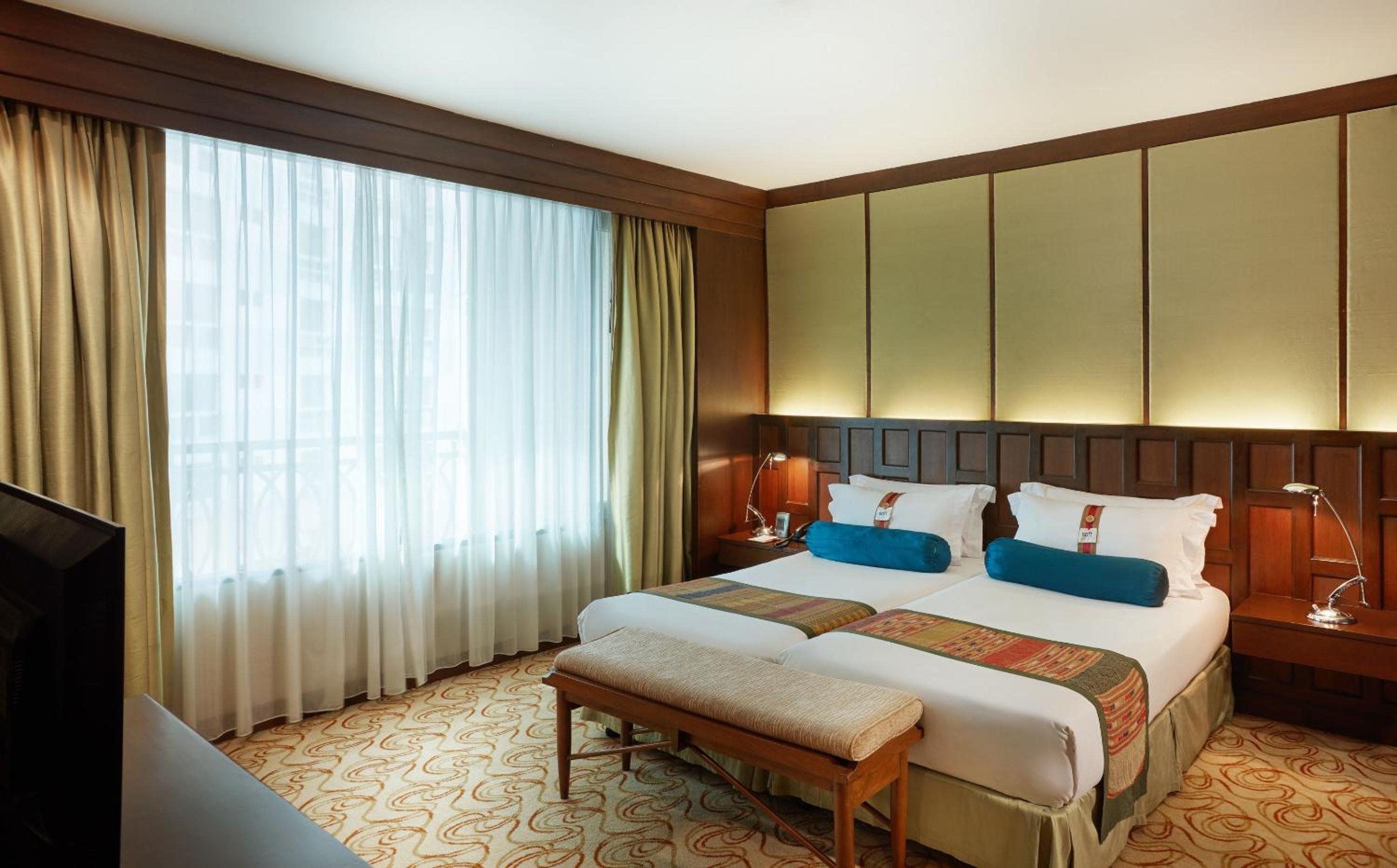 2 Bedrooms, Suite, Main Wing