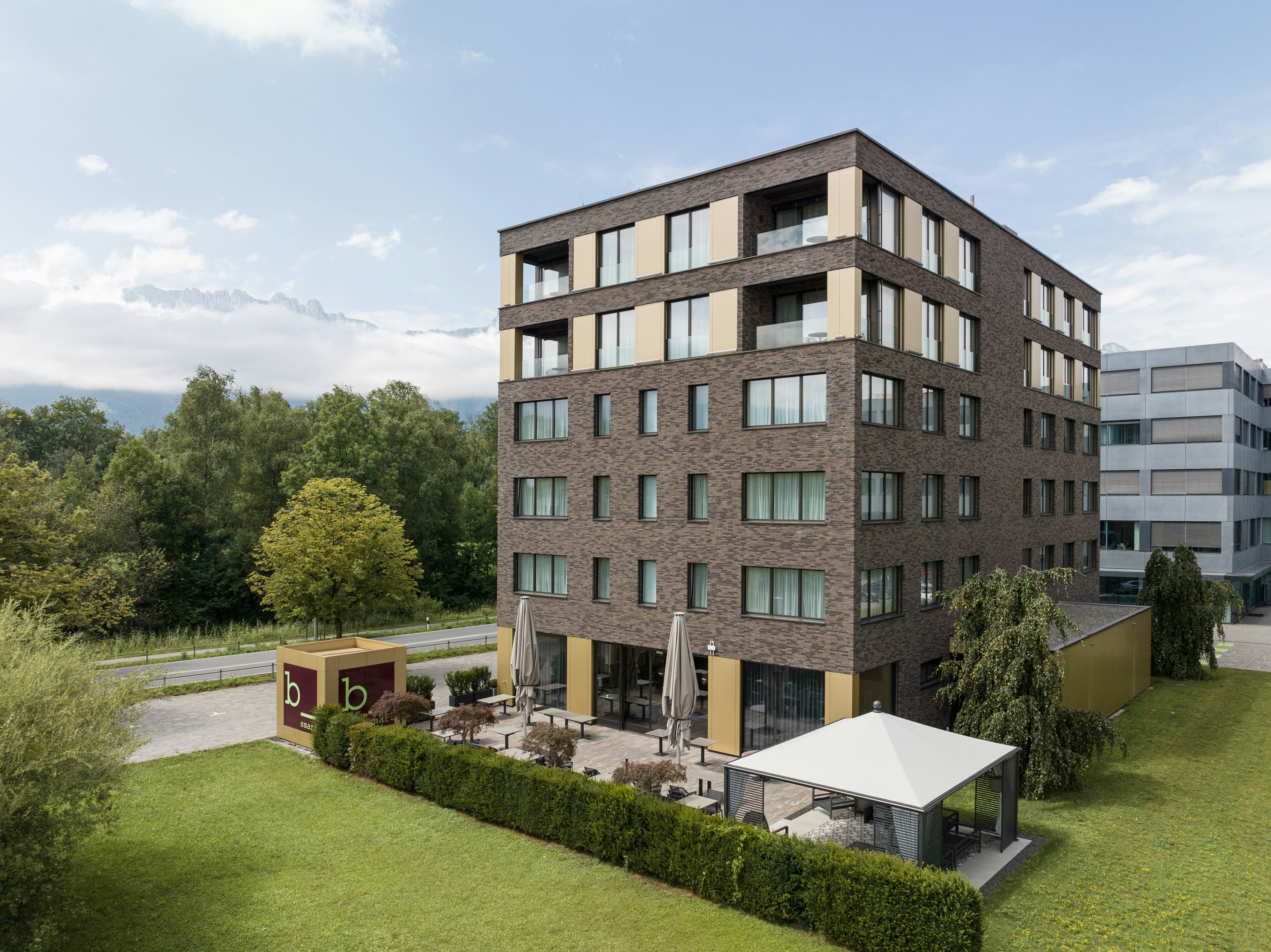 b_smart Hotel Bendern 4/25