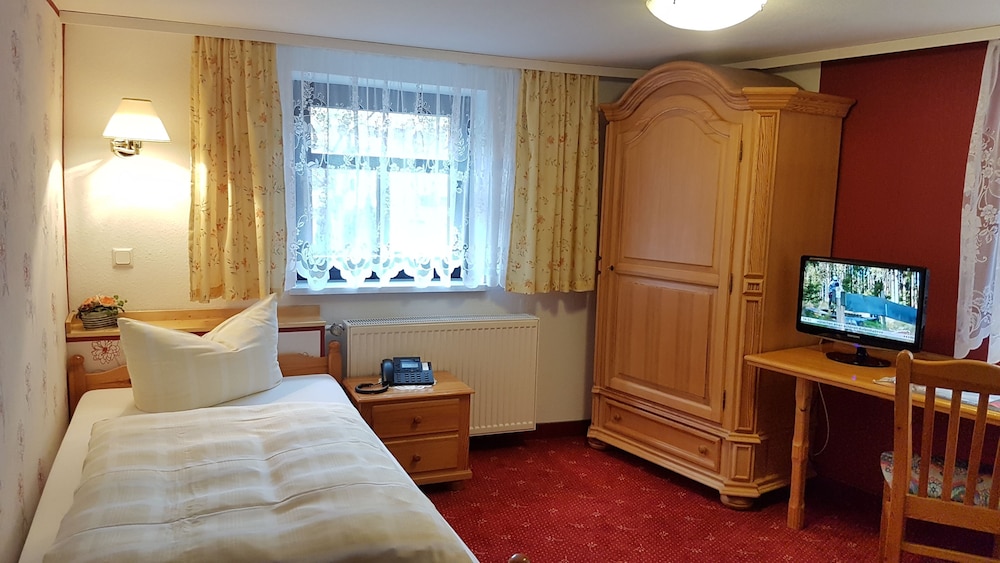 Hotel Zum Burgergarten 19/50