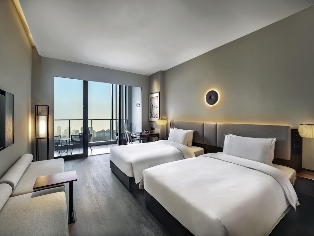 CLASSIC, TWIN BEDS, MOUNTAIN VIEW