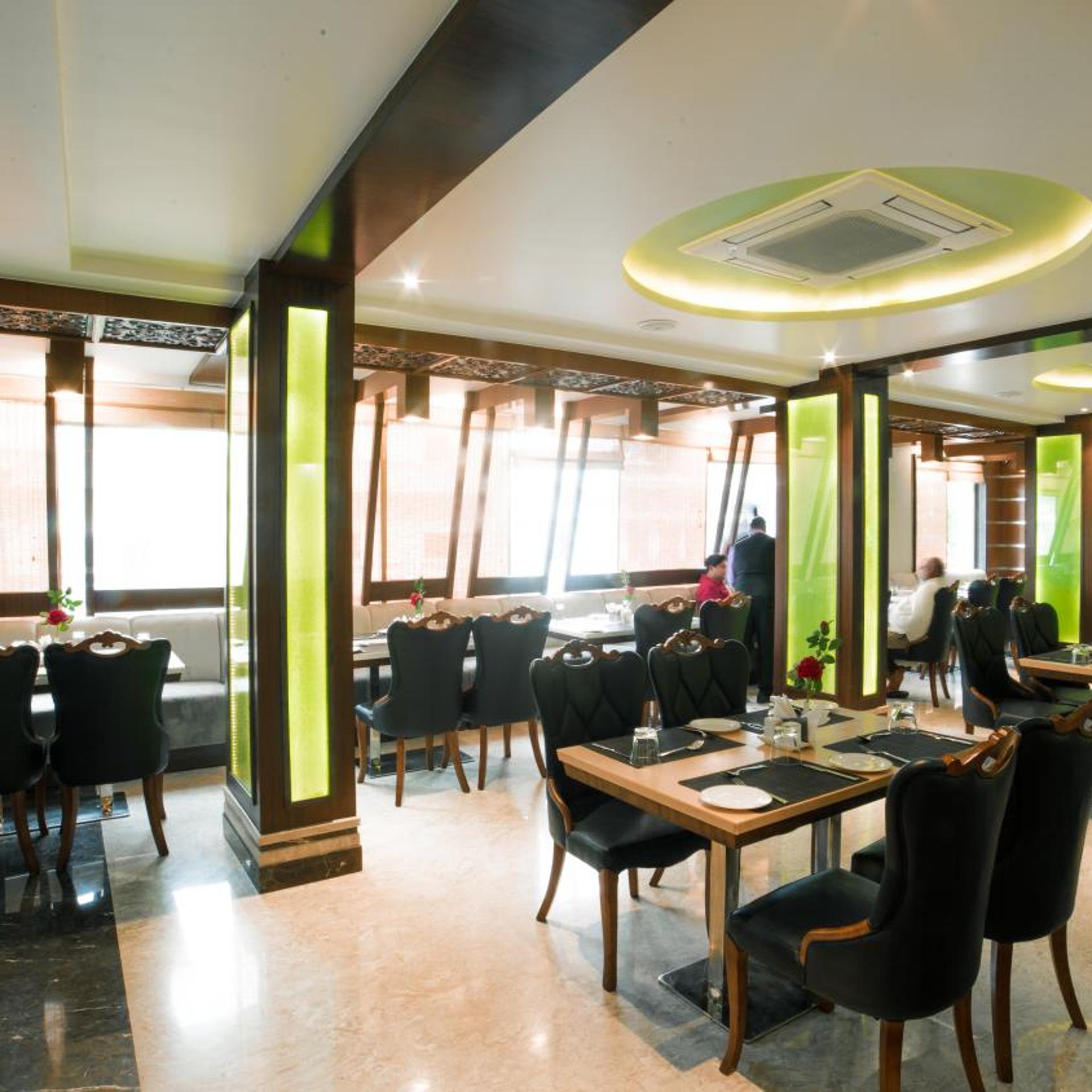 Costa Riviera Hotel 44/56