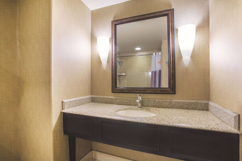 La Quinta Inn & Suites by Wyndham Ely 22/42