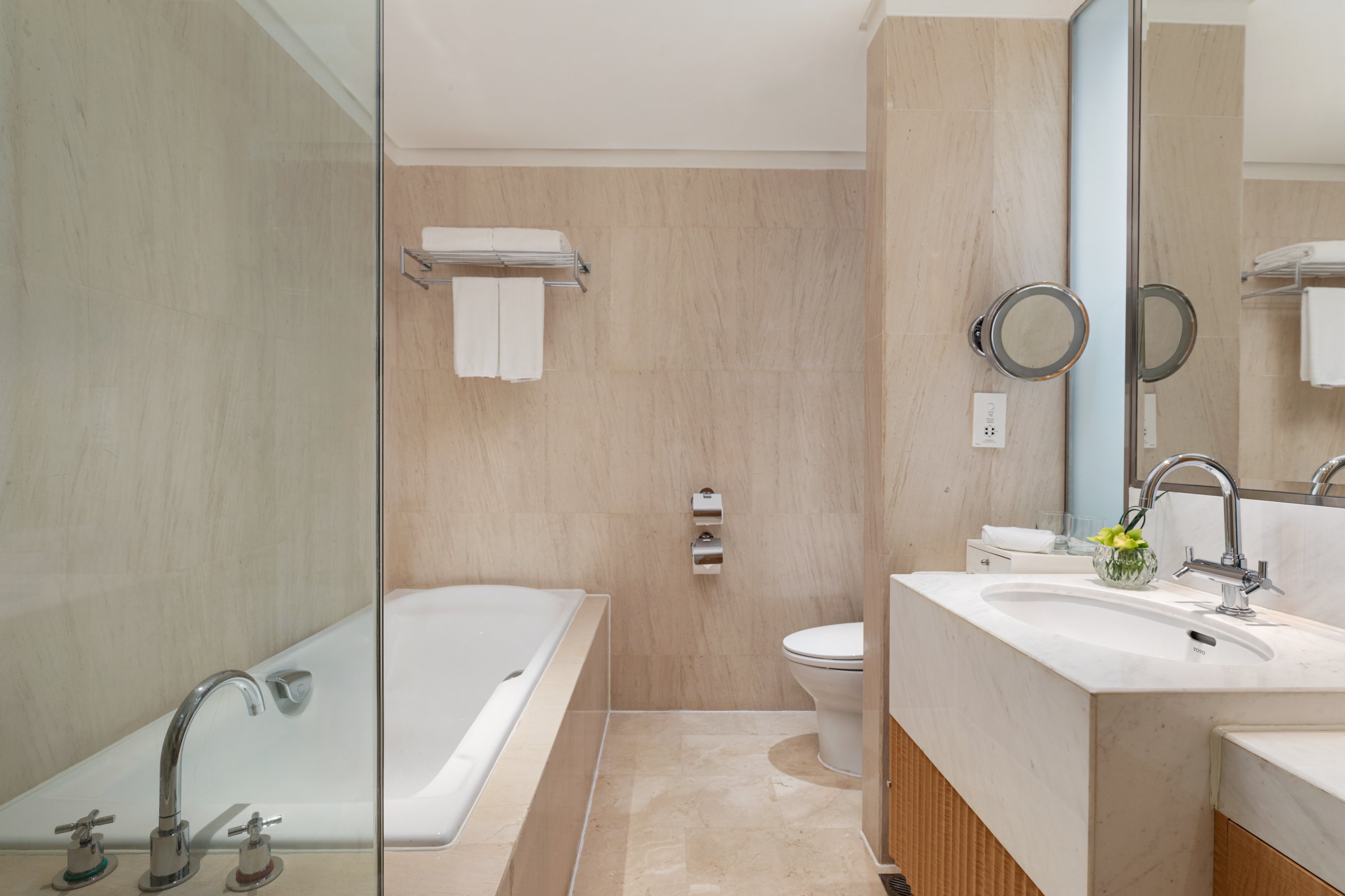 Crowne Plaza Shenzhen Futian 85/86