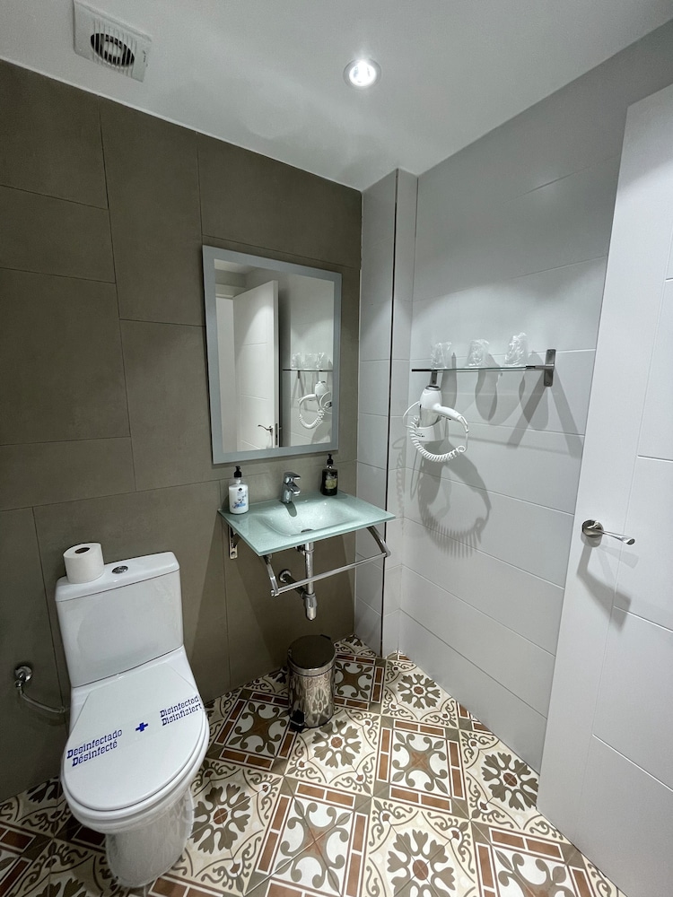 Hostal Nova 57/64