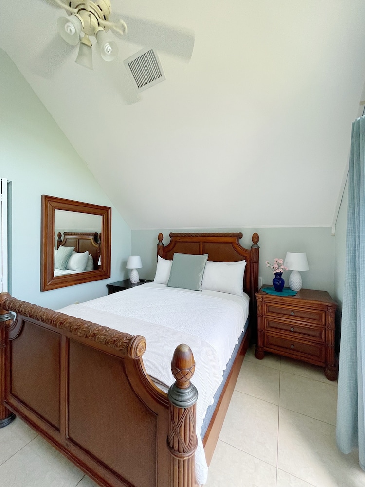 Shangri-La Bed & Breakfast 18/50