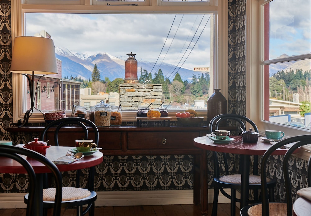 Dairy Private Luxury Hotel 70/81